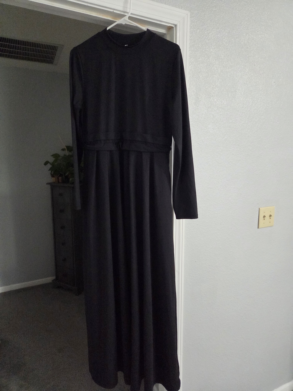 Mock-Neck Long Sleeve Pocket Flare Maxi Dress - Black - Picture 3 of 8